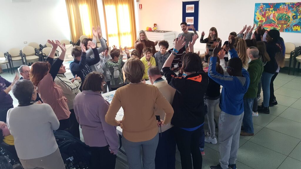 Foto di gruppo: progetto “CONOSCIAMOCI”